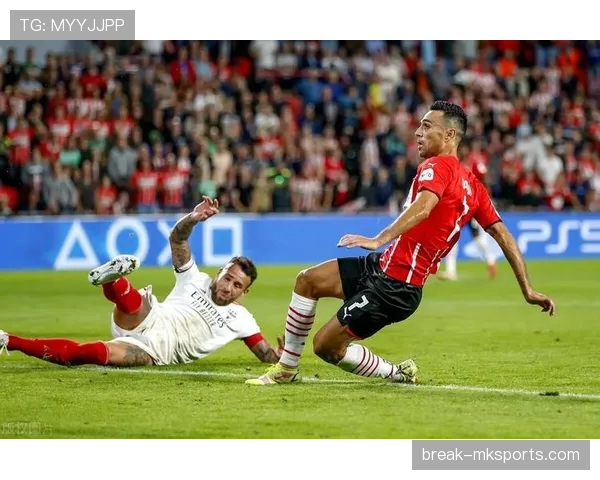 埃因霍温边路攻击群全面升级，新赛季展现犀利突破