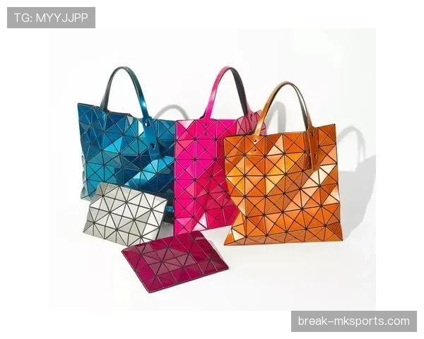 布莱克本蓝白方格新设计引爆时尚圈，年轻消费者争相追捧