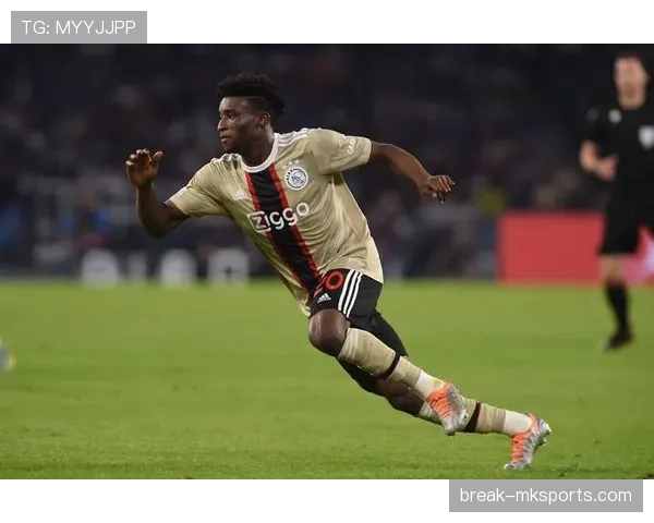 库杜斯：从北西兰新星到阿贾克斯王牌的生涯全景复盘