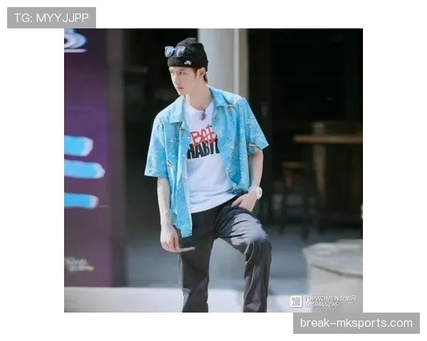 傅海峰这日常，穿得比他上场还干净利落，假如他是明星我都愿意追他的私服秀了！